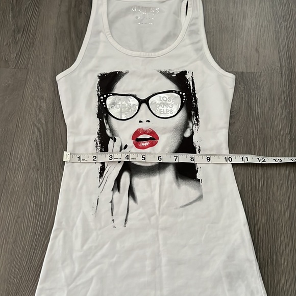 Absolutely gorgeous top 🤍. Size XS - Picture 4 of 5